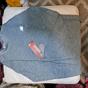 Women's size large moisture whisking dry top